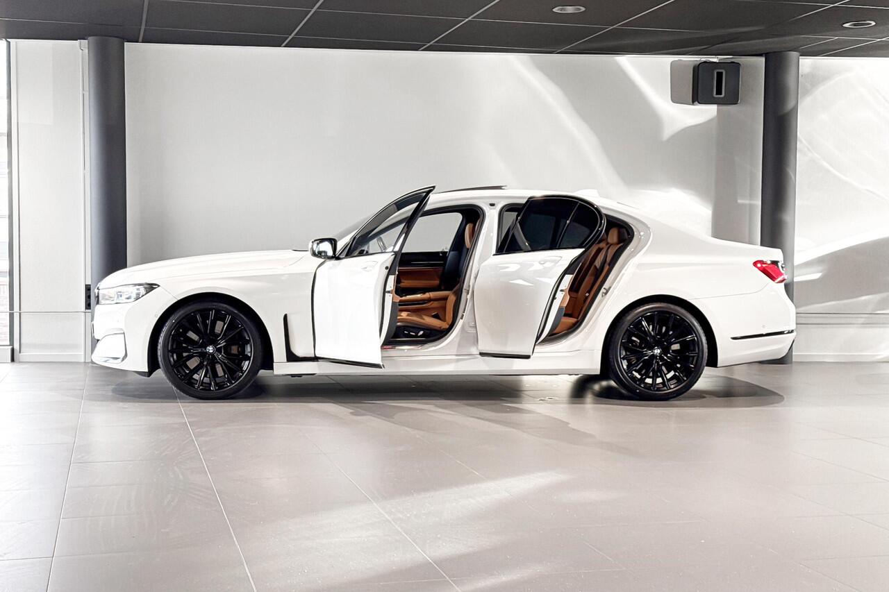 BMW 7-SERIE 750i xDrive High Executive | Glazen schuif-/kanteldak | Harman Kardon | Stoelventilatie |