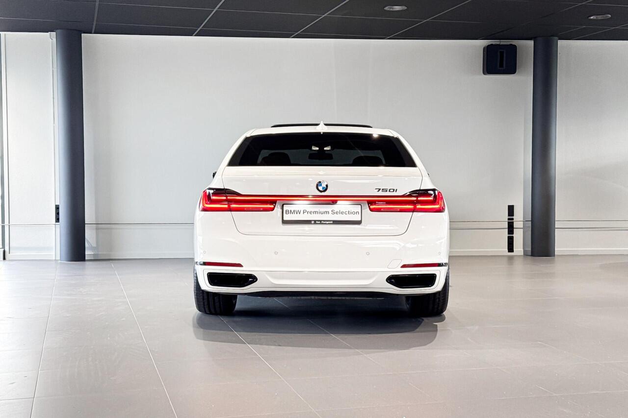BMW 7-SERIE 750i xDrive High Executive | Glazen schuif-/kanteldak | Harman Kardon | Stoelventilatie |