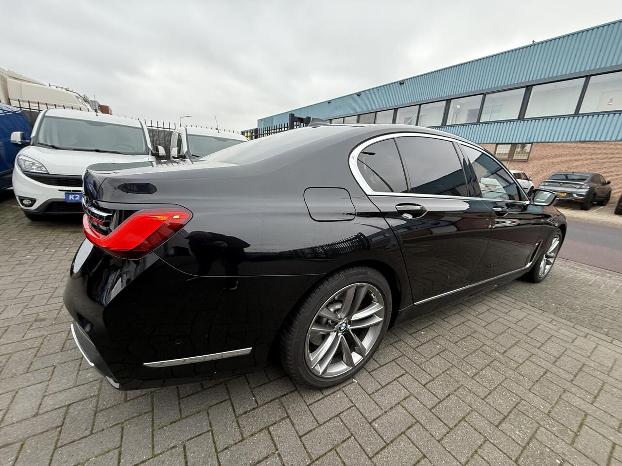 BMW 7-SERIE 745e Massage, Laser-light, 4x ventilatie seat, schuifdak, M-sport, Winterset, Display-key, Zwart leer