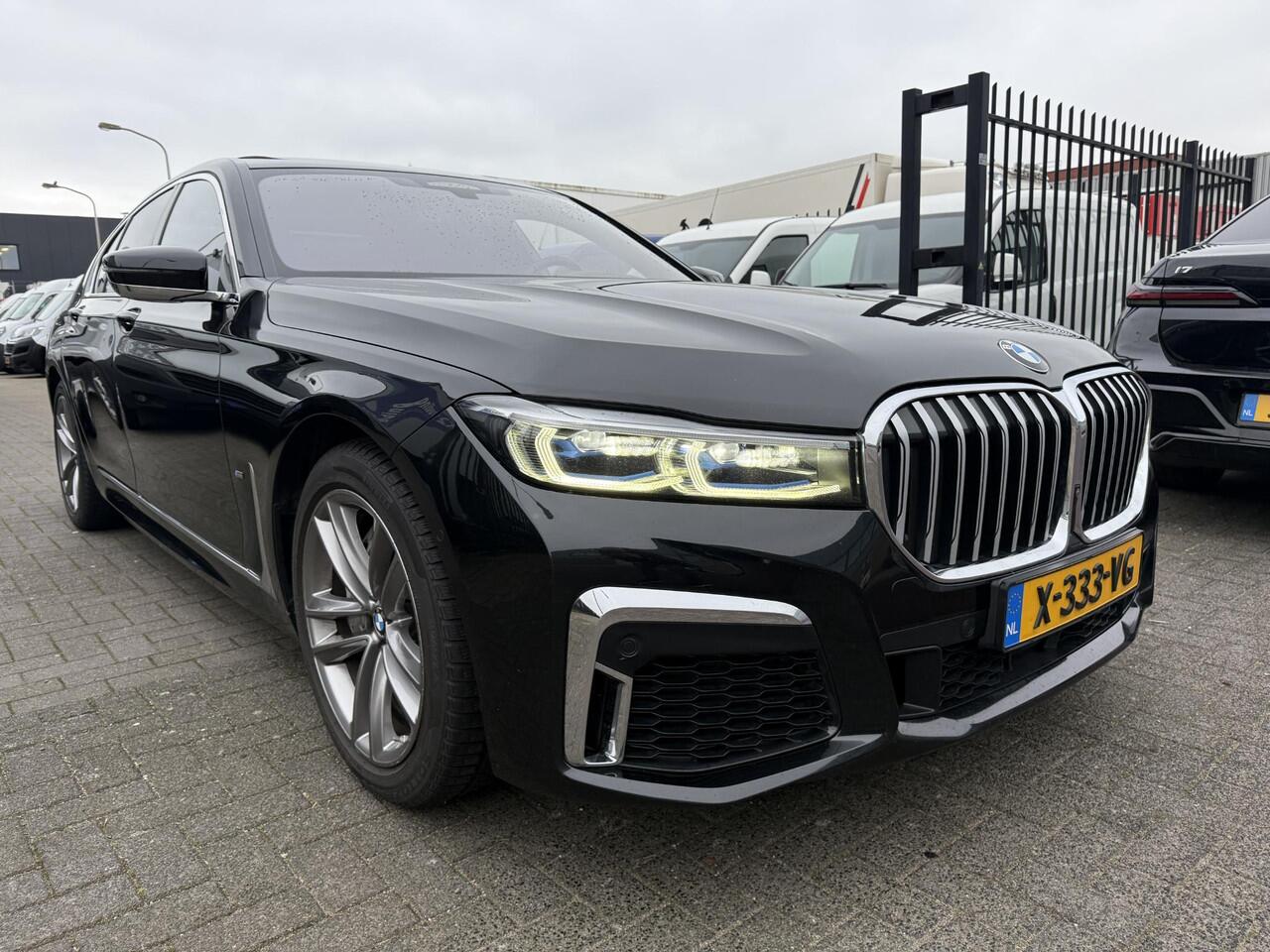 BMW 7-SERIE 745e Massage, Laser-light, 4x ventilatie seat, schuifdak, M-sport, Winterset, Display-key, Zwart leer