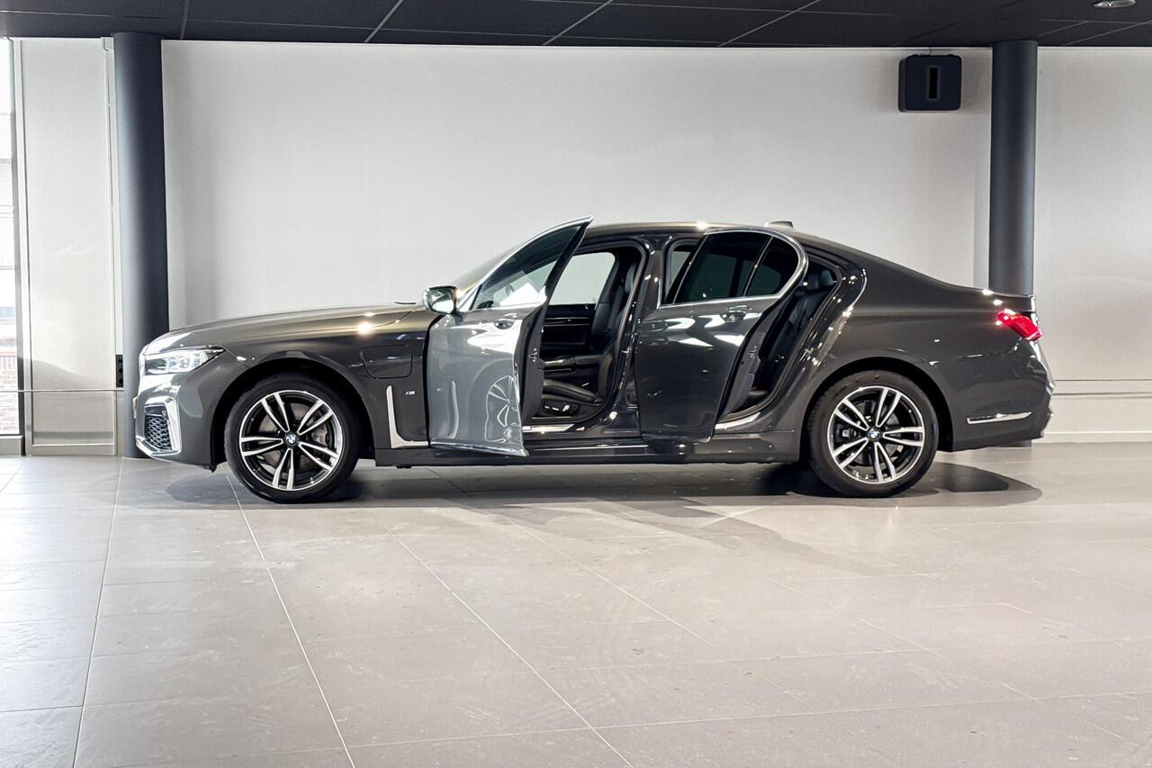BMW 7-SERIE 745e High Executive | M Sport | Glazen Schuif-/kanteldak | Head-up Display | Stoelventilatie |