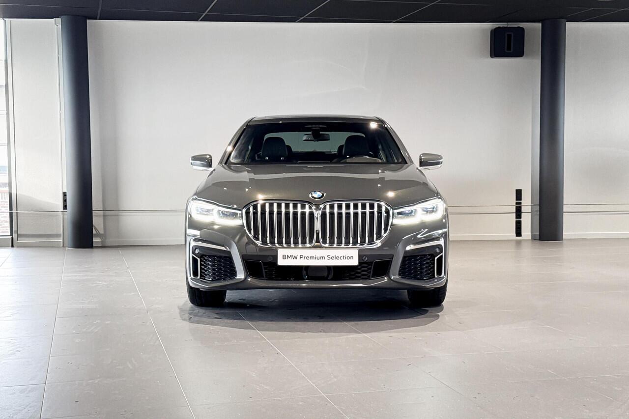 BMW 7-SERIE 745e High Executive | M Sport | Glazen Schuif-/kanteldak | Head-up Display | Stoelventilatie |