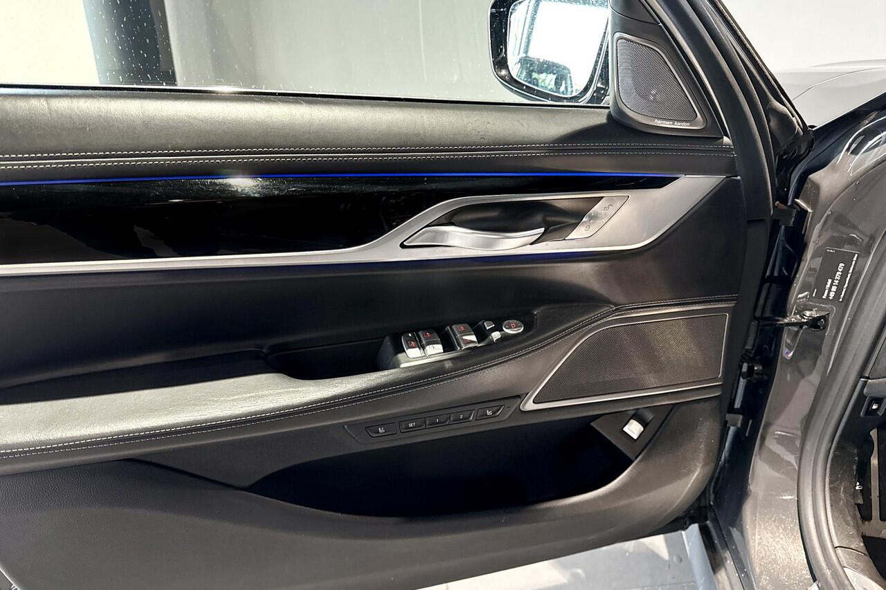 BMW 7-SERIE 745e High Executive | M Sport | Glazen Schuif-/kanteldak | Head-up Display | Stoelventilatie |