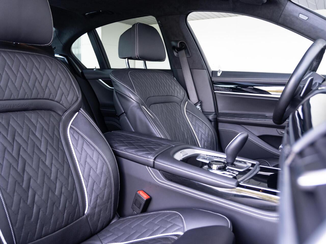 BMW 7-SERIE Sedan 745e | High Executive | Comfort Access | Soft Close | Schuif-/kanteldak | Stoelventilatie | Stoelverwarming | Head-Up Display | Harman Kardon | 20''