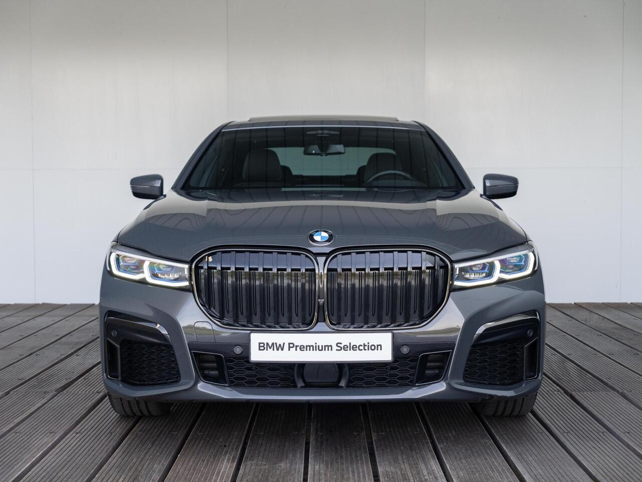 BMW 7-SERIE Sedan 745e | High Executive | Comfort Access | Soft Close | Schuif-/kanteldak | Stoelventilatie | Stoelverwarming | Head-Up Display | Harman Kardon | 20''