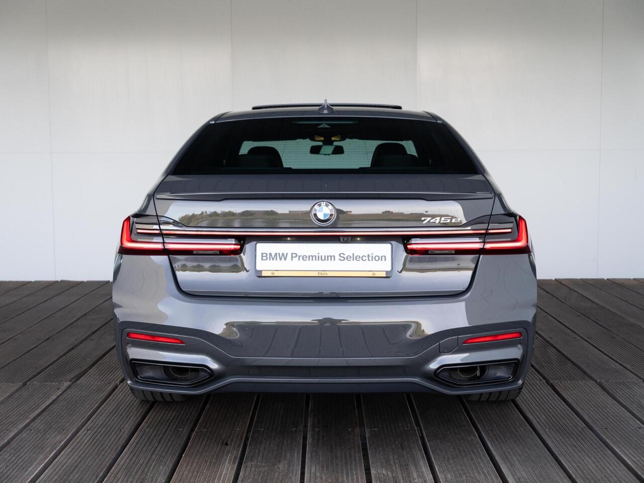 BMW 7-SERIE Sedan 745e | High Executive | Comfort Access | Soft Close | Schuif-/kanteldak | Stoelventilatie | Stoelverwarming | Head-Up Display | Harman Kardon | 20''