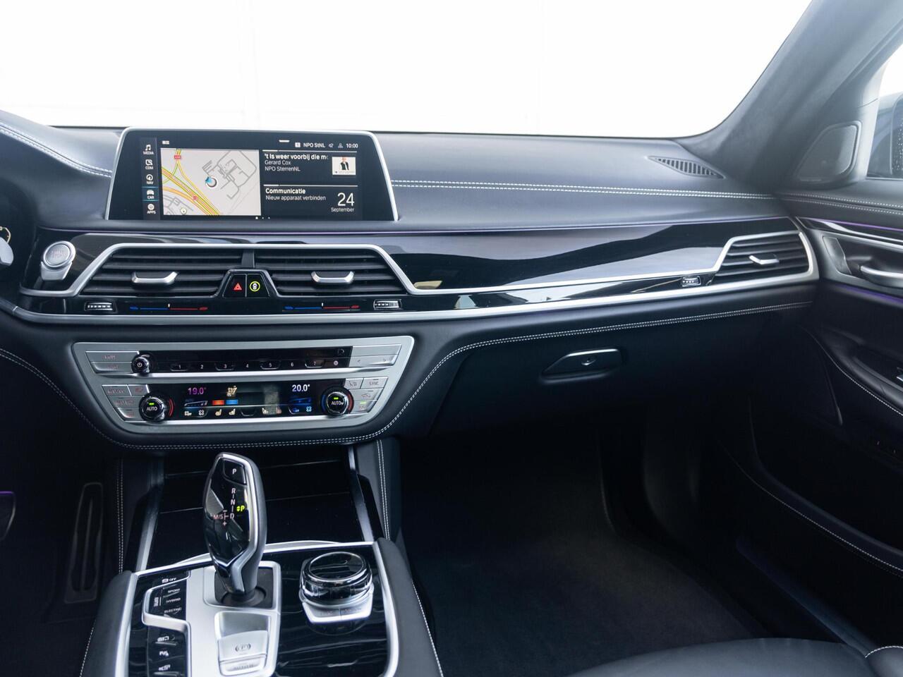 BMW 7-SERIE Sedan 745e | High Executive | Comfort Access | Soft Close | Schuif-/kanteldak | Stoelventilatie | Stoelverwarming | Head-Up Display | Harman Kardon | 20''