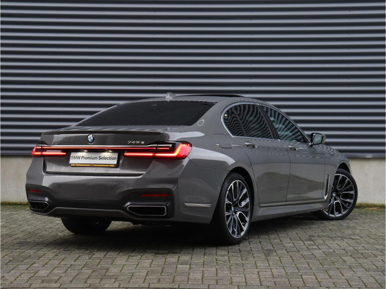 BMW 7-SERIE 745e | High Executive | M Sportpakket | Panodak | Driving Assistant Prof. | Harman Kardon | Soft Close | Stoelventilatie | Massage | 20'' LMV