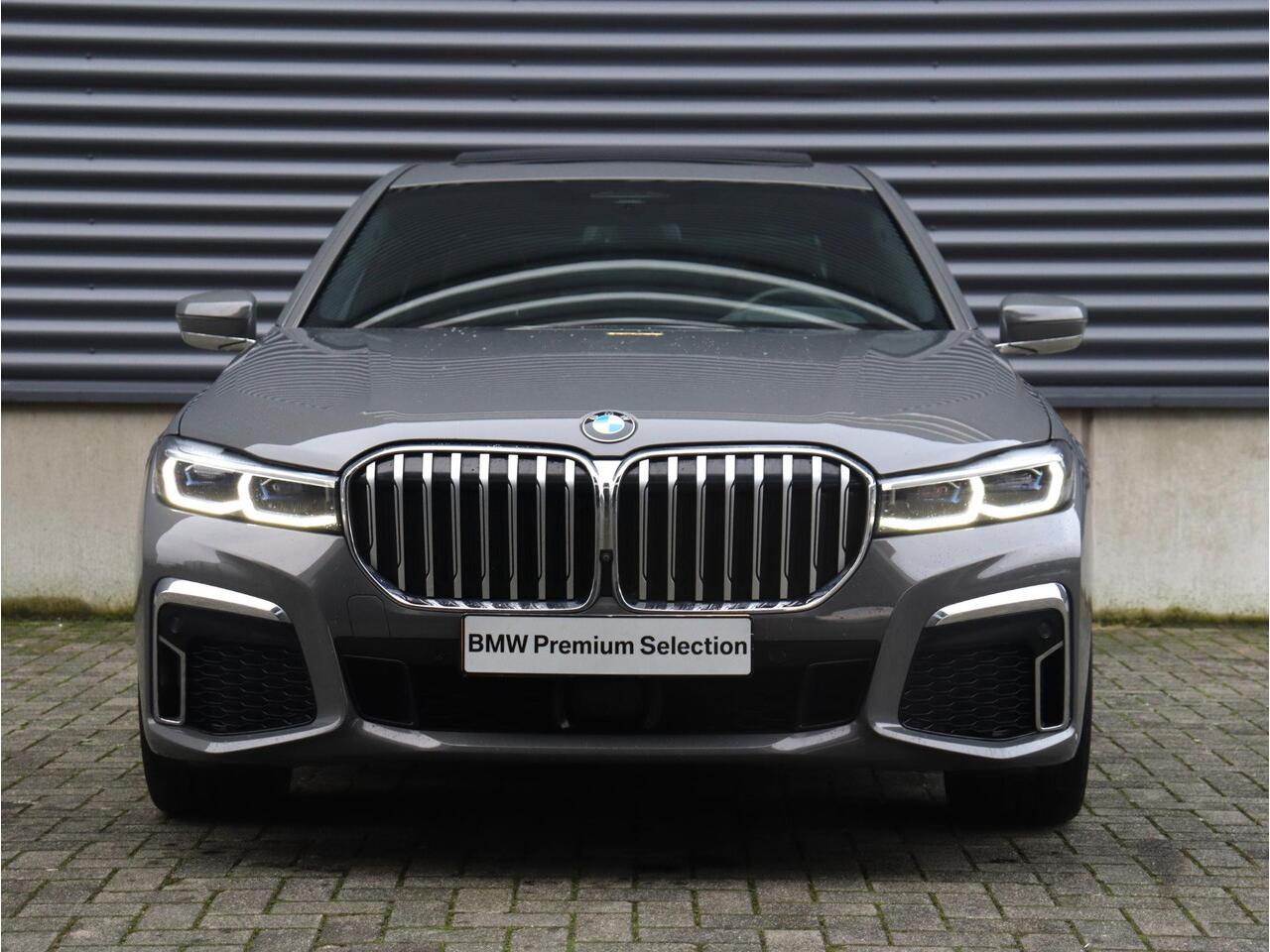 BMW 7-SERIE 745e | High Executive | M Sportpakket | Panodak | Driving Assistant Prof. | Harman Kardon | Soft Close | Stoelventilatie | Massage | 20'' LMV