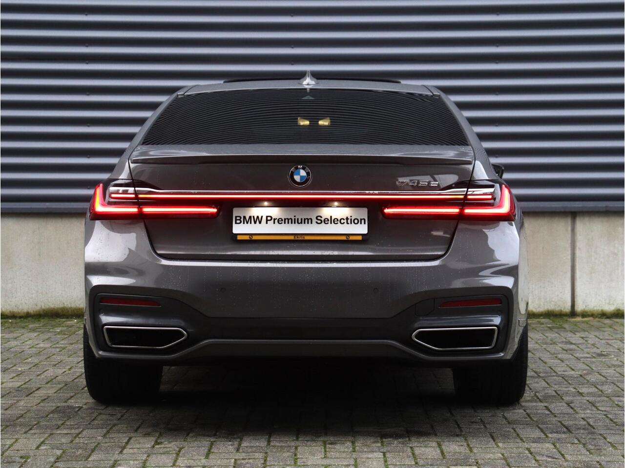 BMW 7-SERIE 745e | High Executive | M Sportpakket | Panodak | Driving Assistant Prof. | Harman Kardon | Soft Close | Stoelventilatie | Massage | 20'' LMV