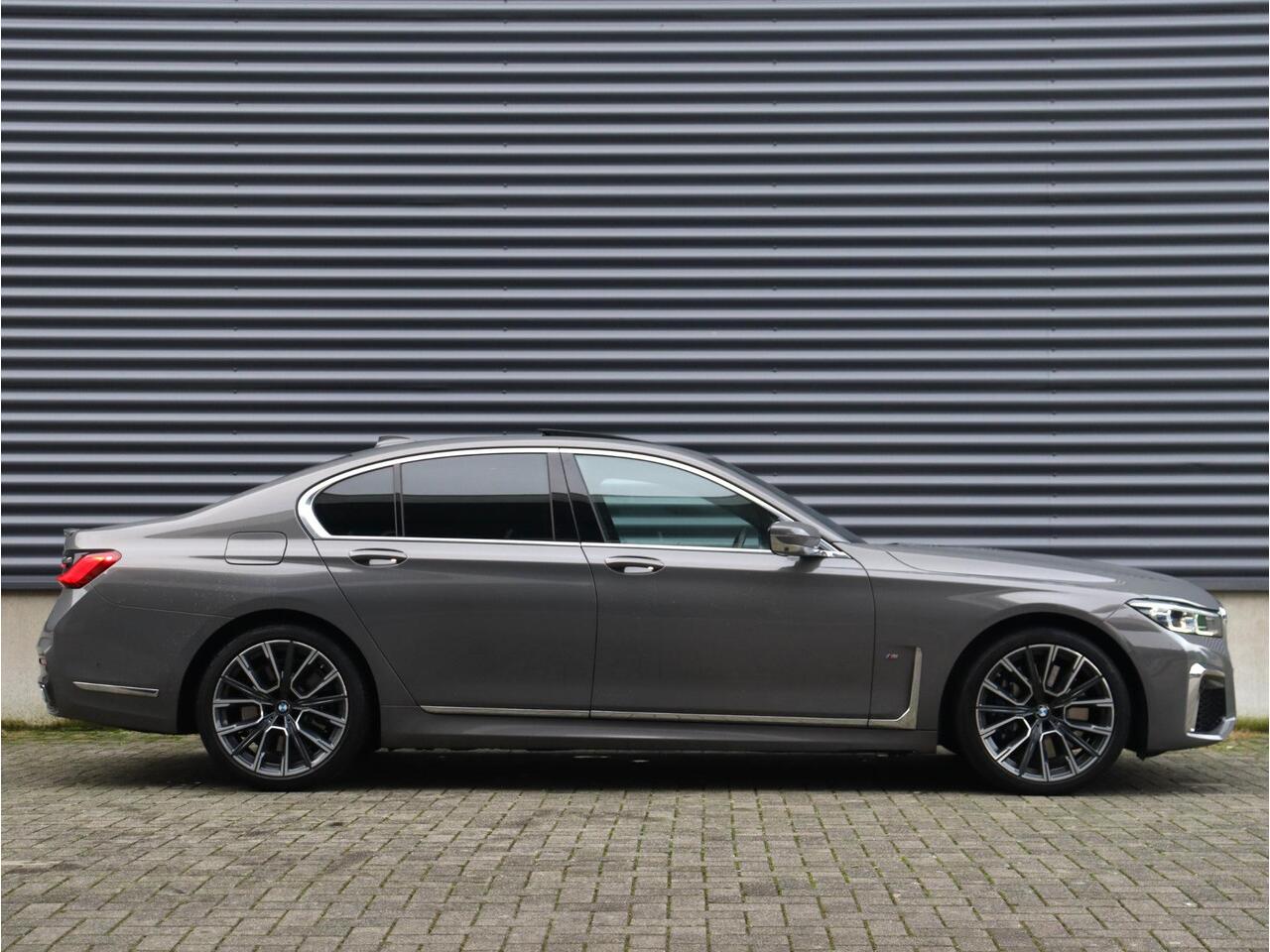 BMW 7-SERIE 745e | High Executive | M Sportpakket | Panodak | Driving Assistant Prof. | Harman Kardon | Soft Close | Stoelventilatie | Massage | 20'' LMV