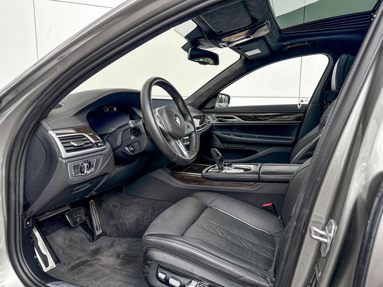 BMW 7-SERIE 745e High Executive | M Sport | Glazen Panoramadak | Stoelventilatie | Harman Kardon