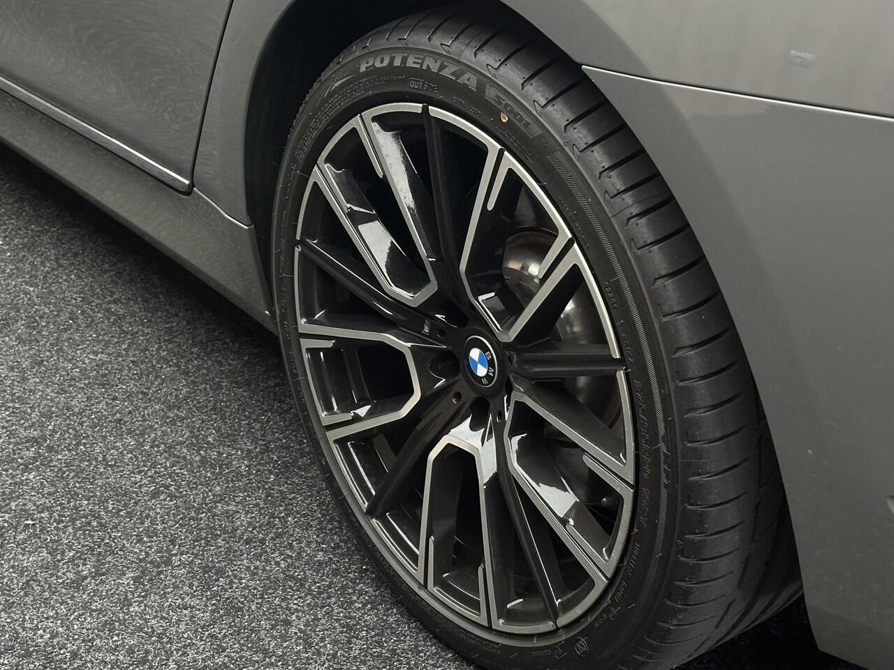 BMW 7-SERIE 745Le xDrive High Executive chauffeur pakket Lounge Panorama Dealer Garantie Massage