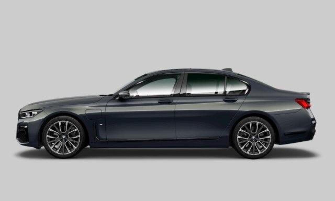 BMW 7-SERIE 745e M-Sport | Massage | Stoelventilatie | Individual leder | CoPilot