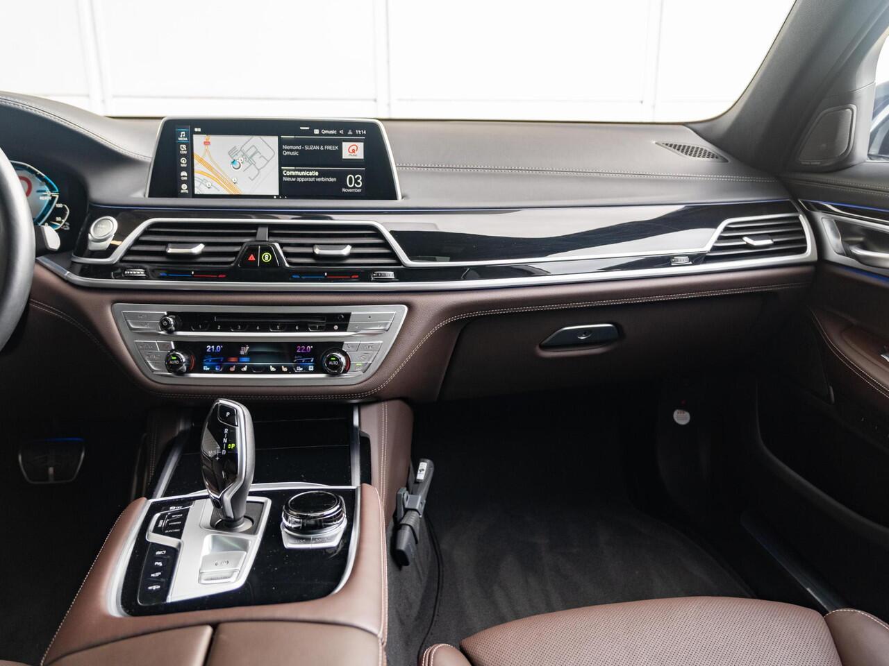 BMW 7-SERIE Sedan 745e | High Executive | M Sportpakket | Harman Kardon | Comfort Access | Soft Close | Schuif-/kanteldak | Stoelventilatie | Head-Up Display