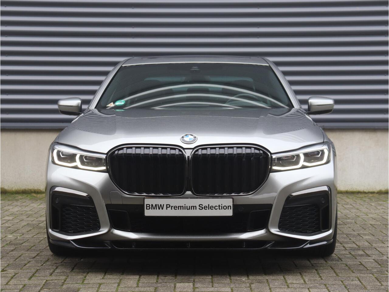 BMW 7-SERIE Sedan 745e | High Executive | M Sportpakket | Panodak | Head-Up | Rear Seat Entertainment | Soft Close | Comfort Access | Hi-Fi | 20'' LMV