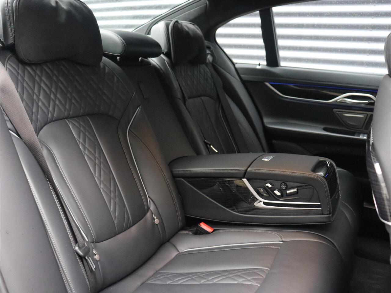 BMW 7-SERIE 745e | High Executive | M Sportpakket | Panodak | Driving Assistant Prof. | Active Steering | Comfortstoelen Achter | Head-Up | Harman Kardon | Parking Assistant Plus | 20'' LMV