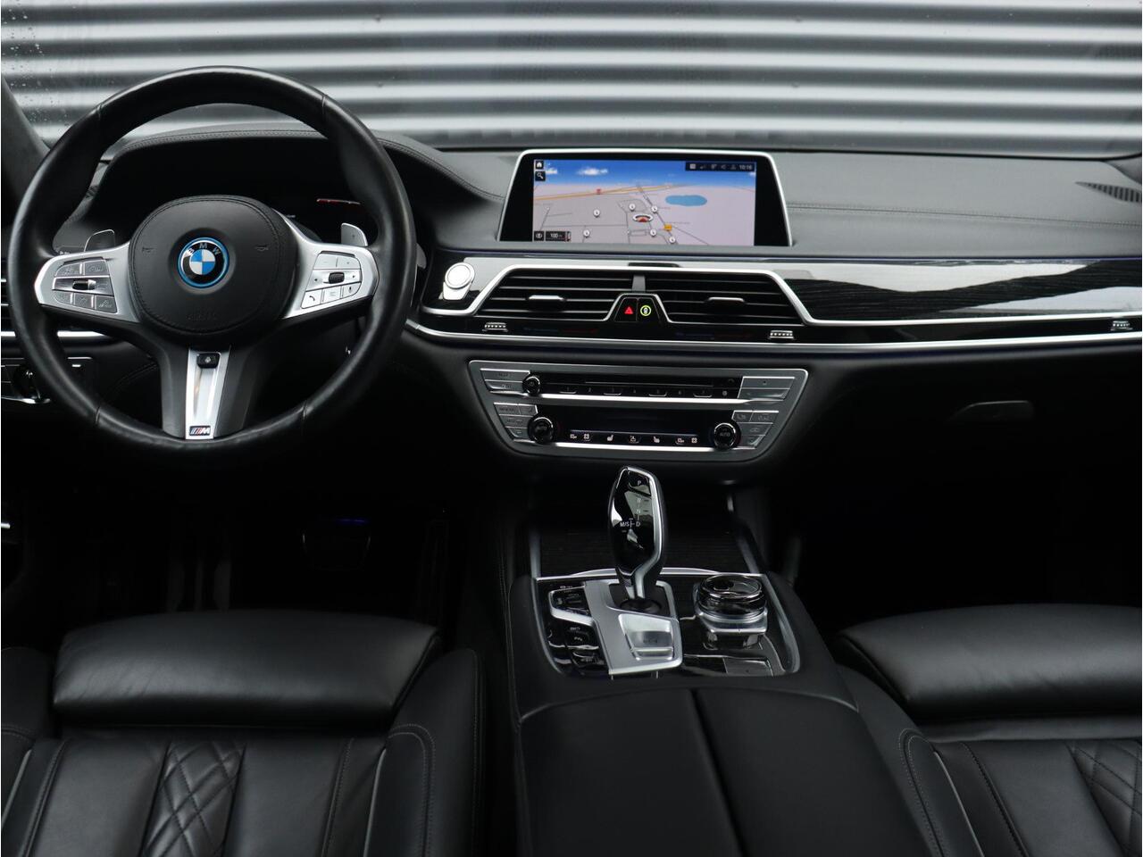 BMW 7-SERIE 745e | High Executive | M Sportpakket | Panodak | Driving Assistant Prof. | Active Steering | Comfortstoelen Achter | Head-Up | Harman Kardon | Parking Assistant Plus | 20'' LMV