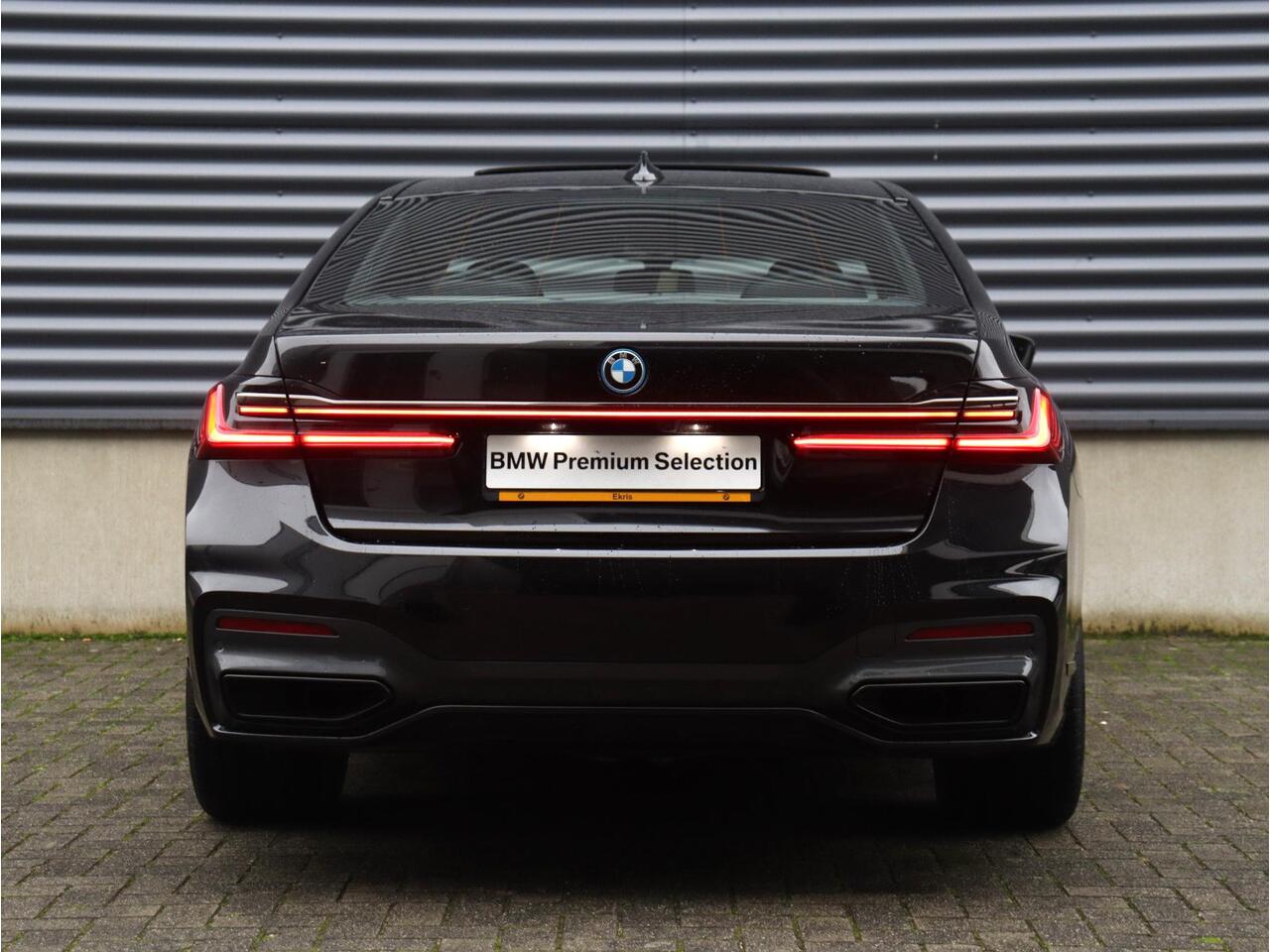 BMW 7-SERIE 745e | High Executive | M Sportpakket | Panodak | Driving Assistant Prof. | Active Steering | Comfortstoelen Achter | Head-Up | Harman Kardon | Parking Assistant Plus | 20'' LMV