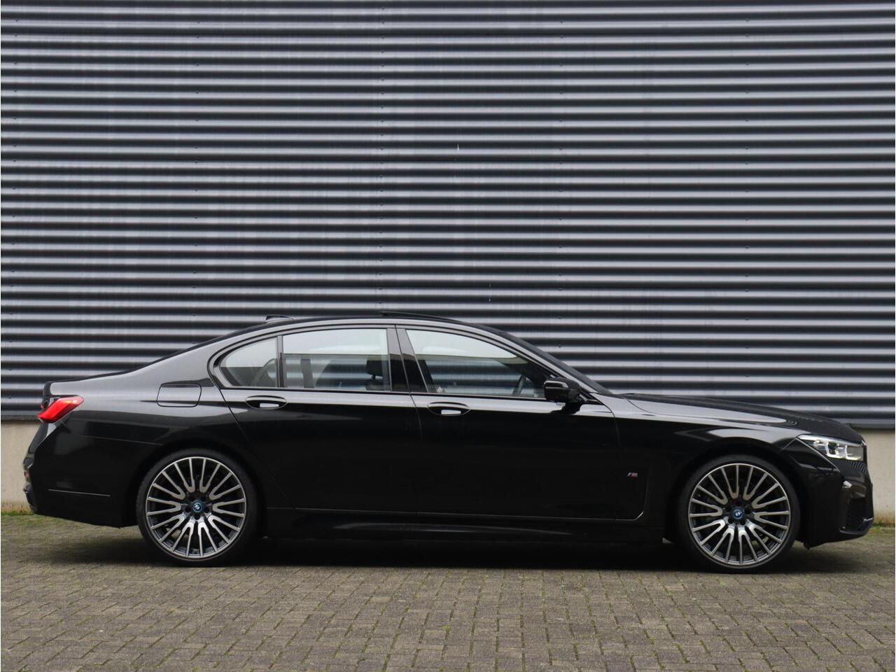 BMW 7-SERIE 745e | High Executive | M Sportpakket | Panodak | Driving Assistant Prof. | Active Steering | Comfortstoelen Achter | Head-Up | Harman Kardon | Parking Assistant Plus | 20'' LMV