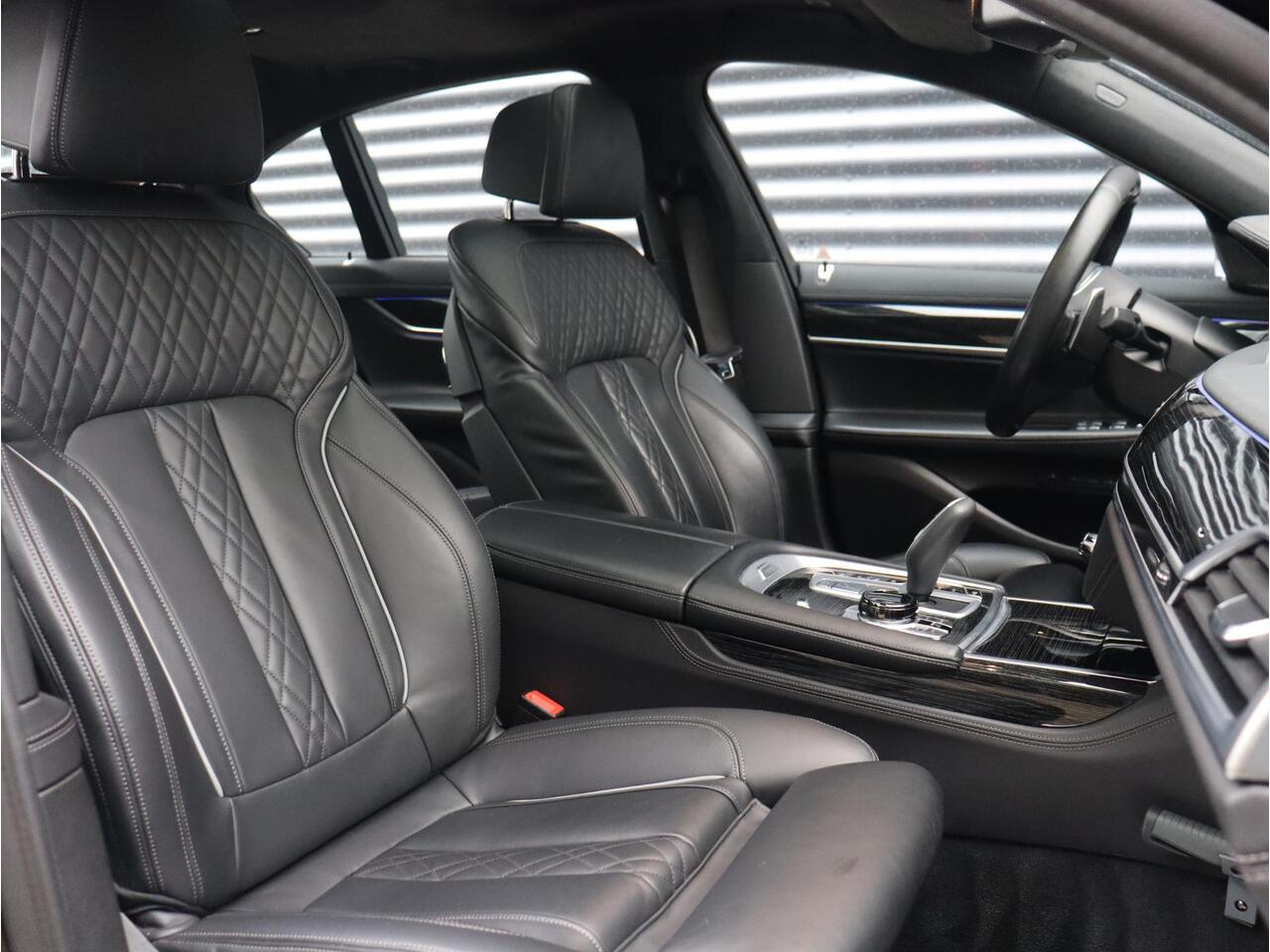 BMW 7-SERIE 745e | High Executive | M Sportpakket | Panodak | Driving Assistant Prof. | Active Steering | Comfortstoelen Achter | Head-Up | Harman Kardon | Parking Assistant Plus | 20'' LMV
