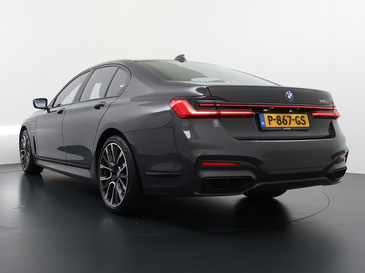 BMW 7-SERIE 745e High Executive M Pakket Schuifdak Dealer onderhouden