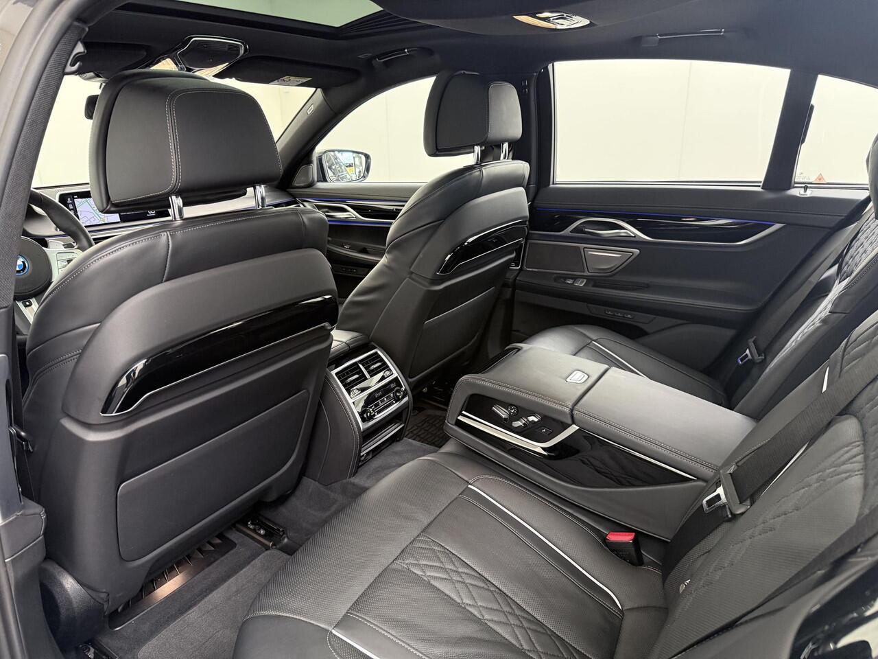 BMW 7-SERIE 745e High Executive M Pakket Schuifdak Dealer onderhouden