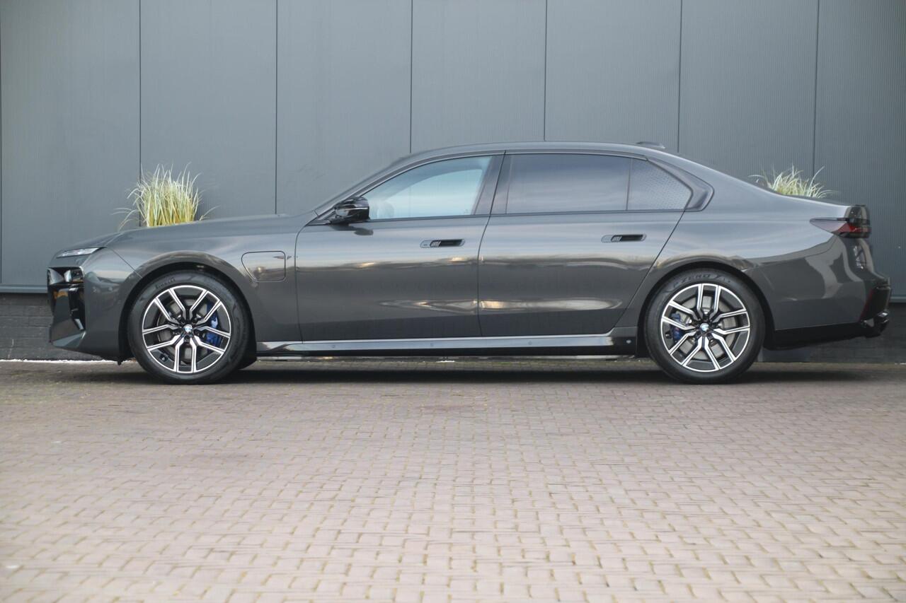 BMW 7-SERIE M760e xDrive M-Sport Pro | Auto Doors | BTW |