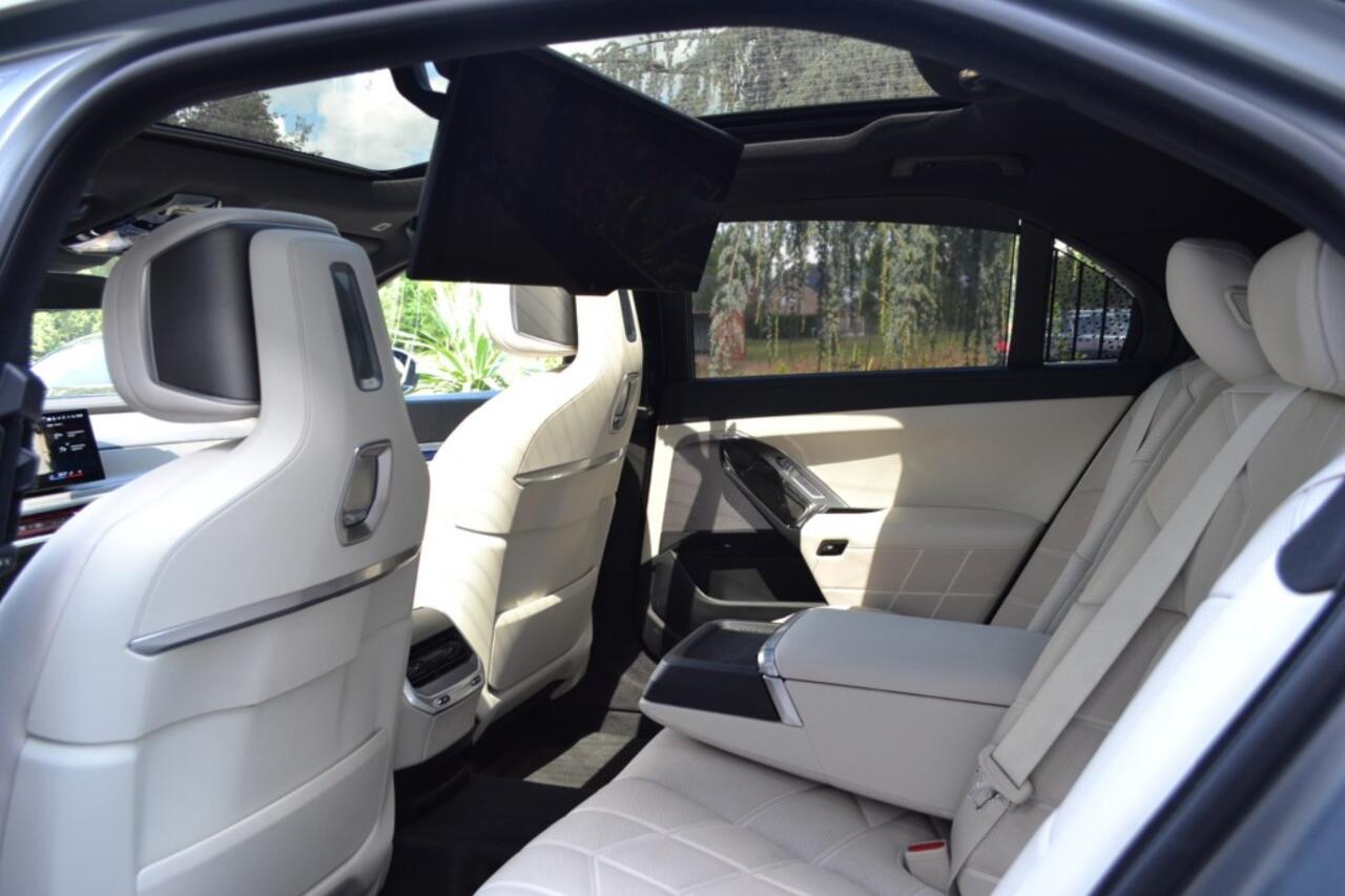 BMW 7-SERIE 750e xDrive M-Sport - TV Achter - Vol