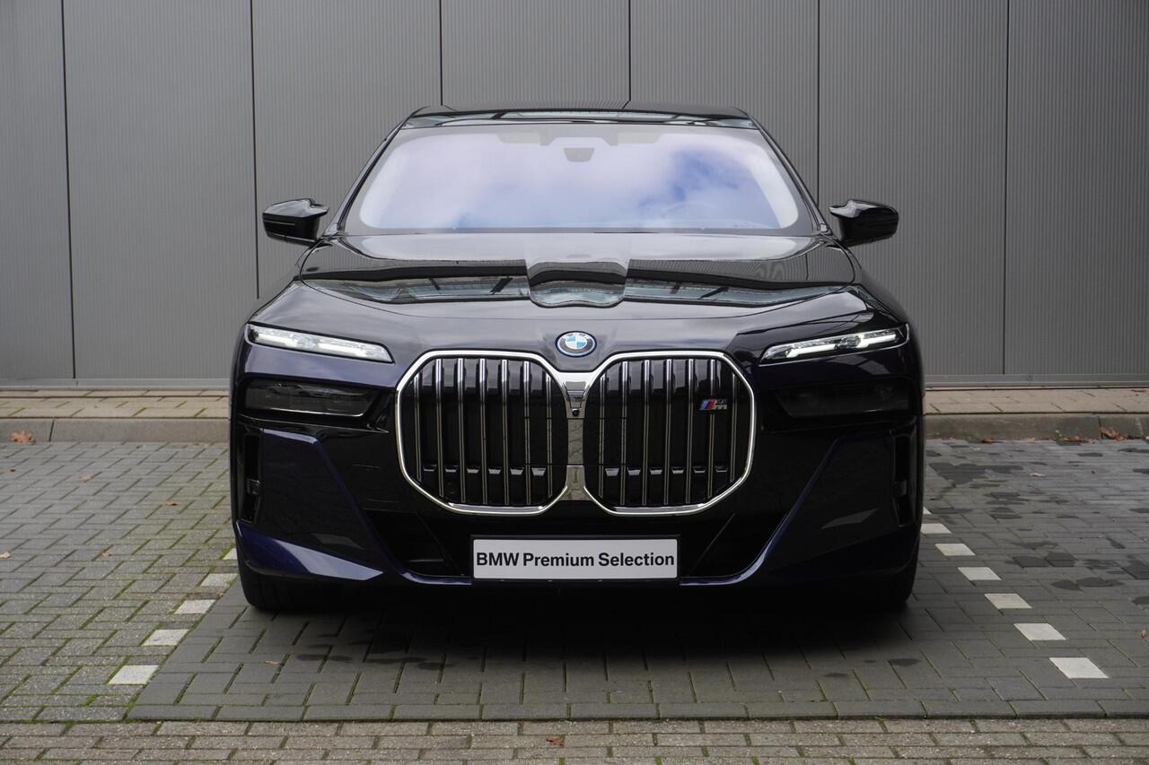 BMW 7-SERIE M760e xDrive Executive Pack | Exclusive Lounge | Integral Active Steering | Glazen panoramadak Sky Lounge | Bowers & Wilkins Diamond Surround Sound Systeem | Rear-Seat Entertainment Experience