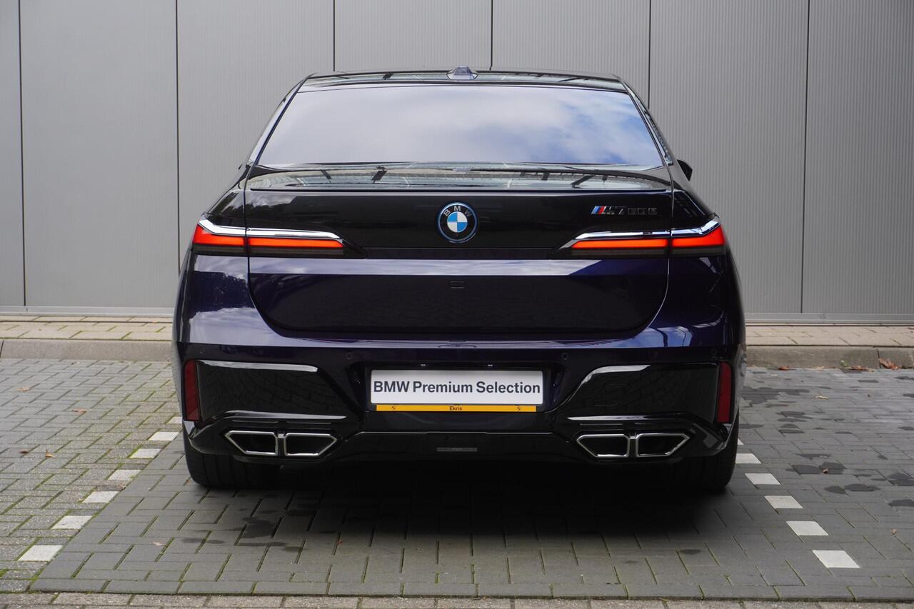 BMW 7-SERIE M760e xDrive Executive Pack | Exclusive Lounge | Integral Active Steering | Glazen panoramadak Sky Lounge | Bowers & Wilkins Diamond Surround Sound Systeem | Rear-Seat Entertainment Experience