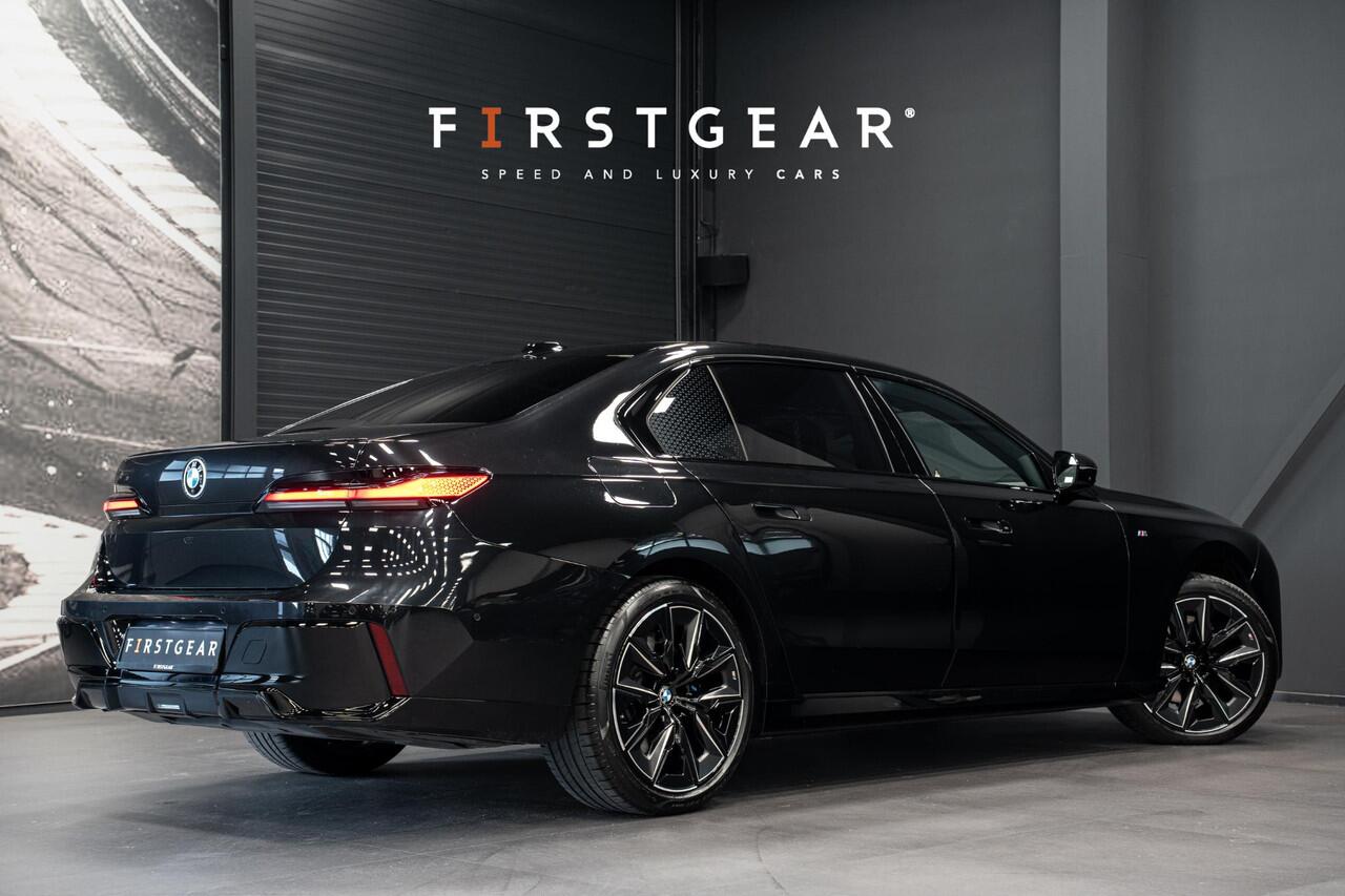 BMW 7-SERIE 740d xDrive *M-Sport Pro / Bowers & Wilkins / Panorama / HUD / Surround View / Standverwarming*