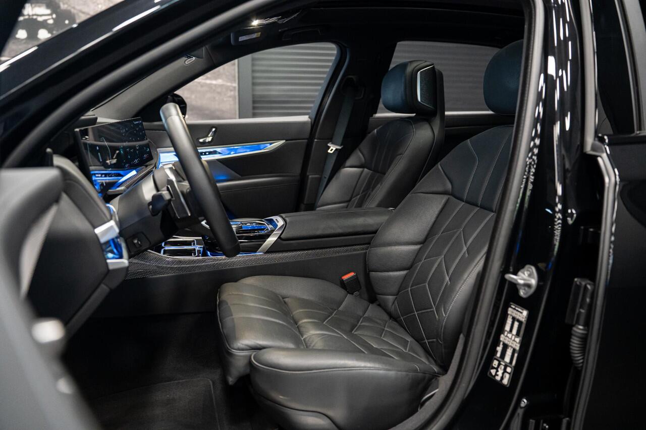 BMW 7-SERIE 740d xDrive *M-Sport Pro / Bowers & Wilkins / Panorama / HUD / Surround View / Standverwarming*