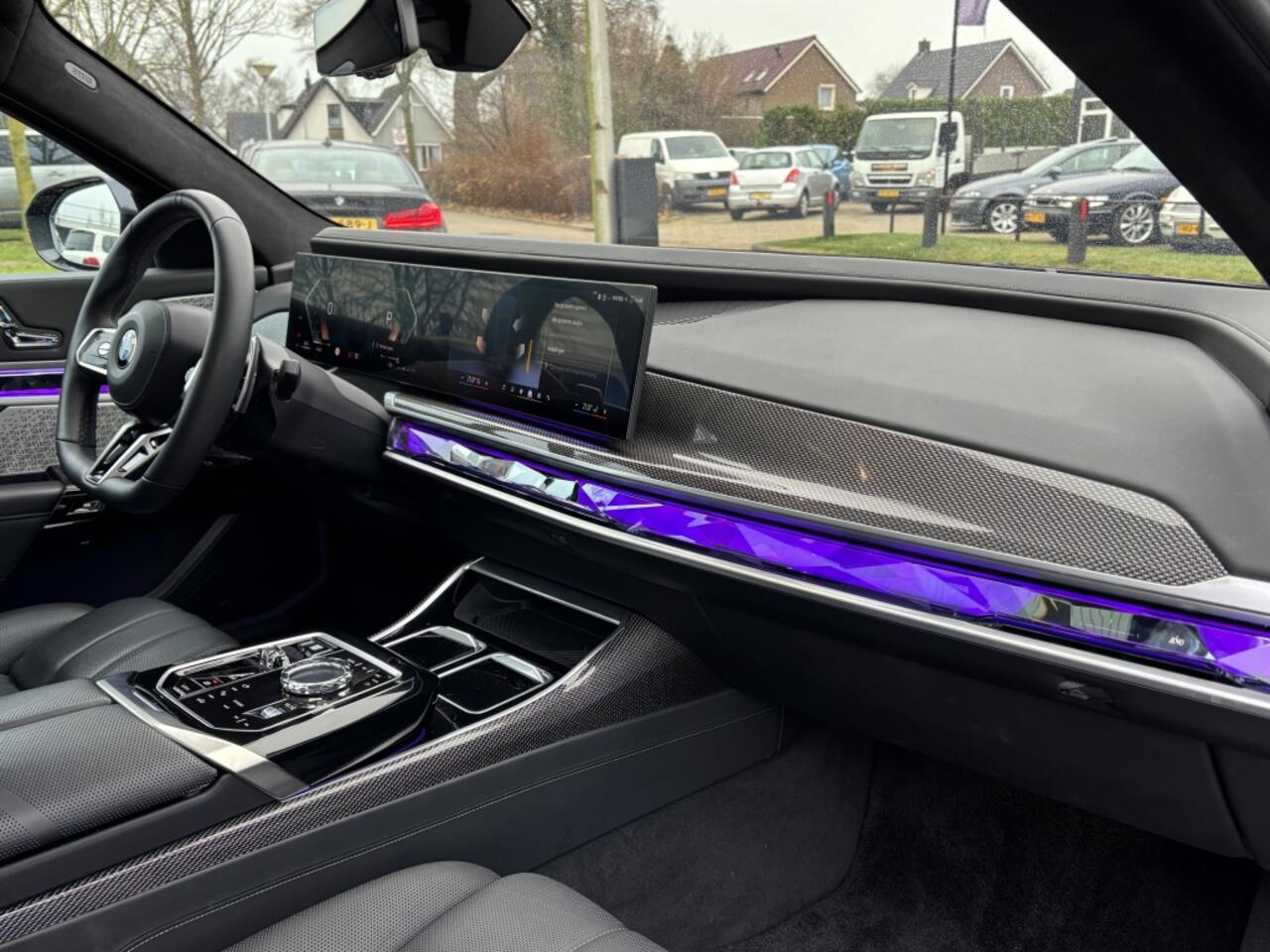 BMW 7-SERIE 740D X-Drive 2023 NL Auto BTW Theatre Screen VOL