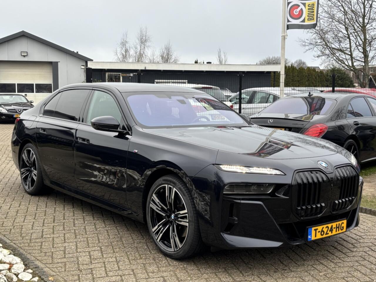 BMW 7-SERIE 740D X-Drive 2023 NL Auto BTW Theatre Screen VOL