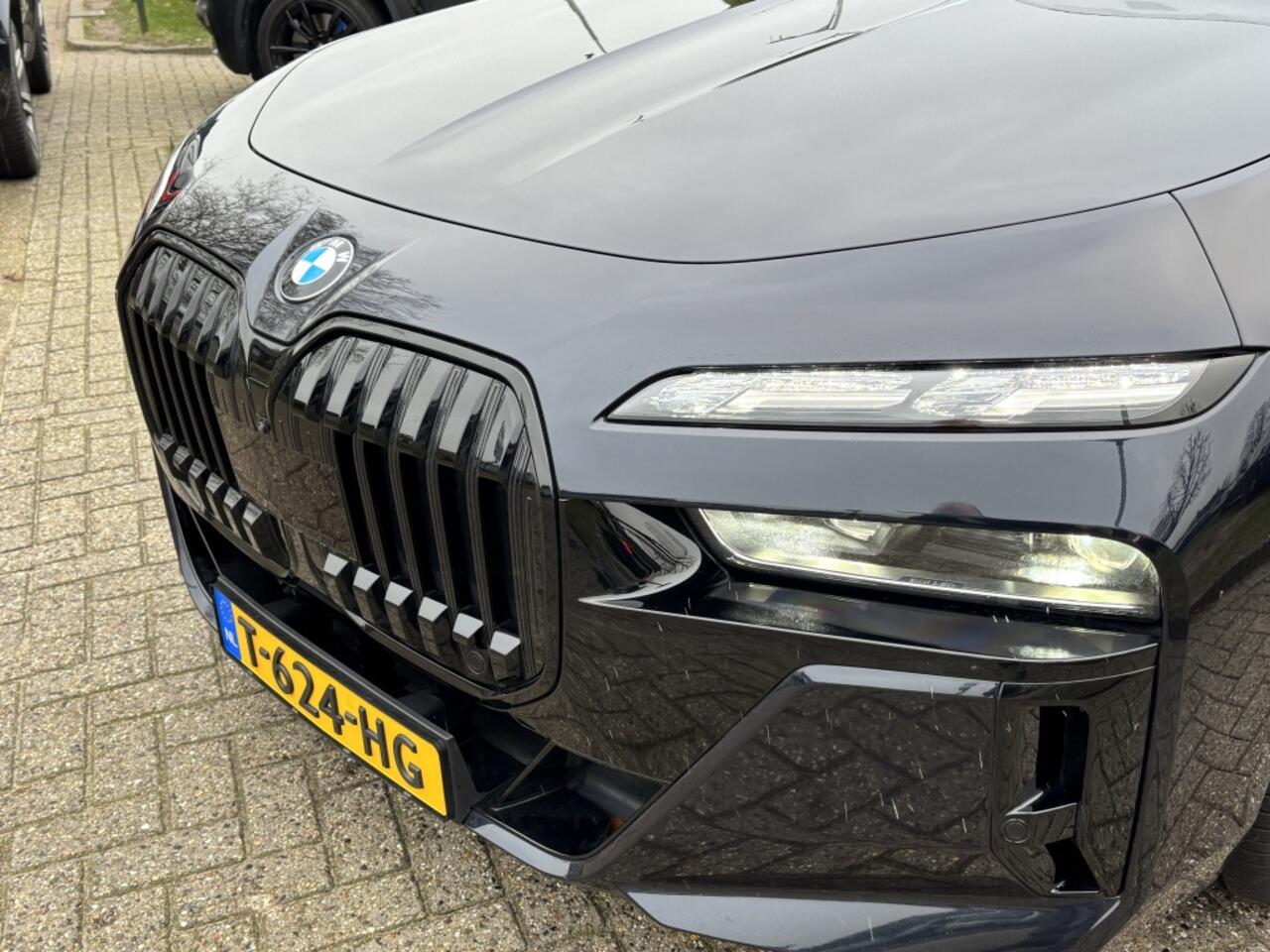 BMW 7-SERIE 740D X-Drive 2023 NL Auto BTW Theatre Screen VOL