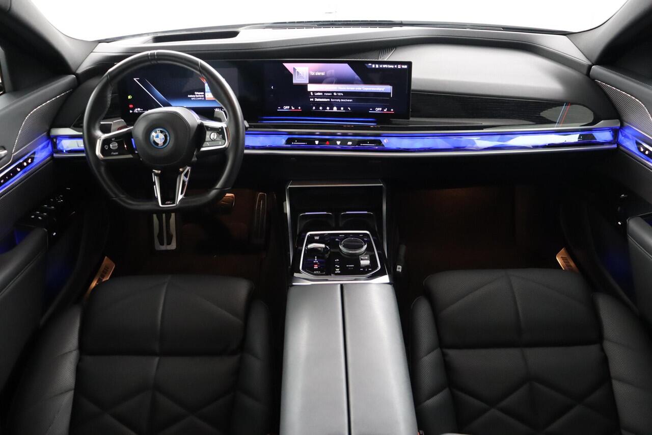 BMW 7-SERIE 750e xDrive Driving Assistant Plus | M Sportpakket | Trekhaak |BMW Iconic Glow | Multifunctionele voorstoelen