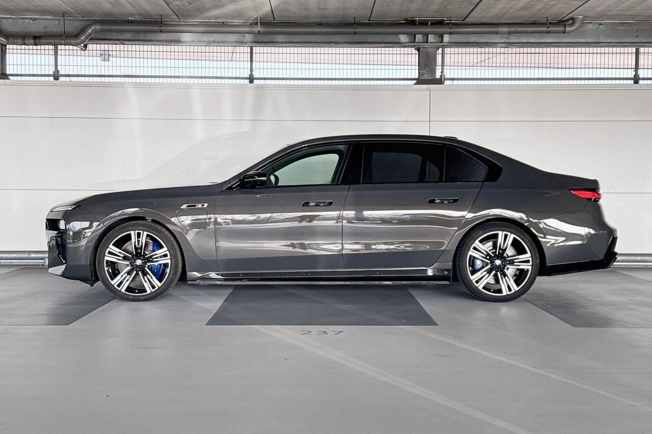 BMW 7-SERIE M760e xDrive