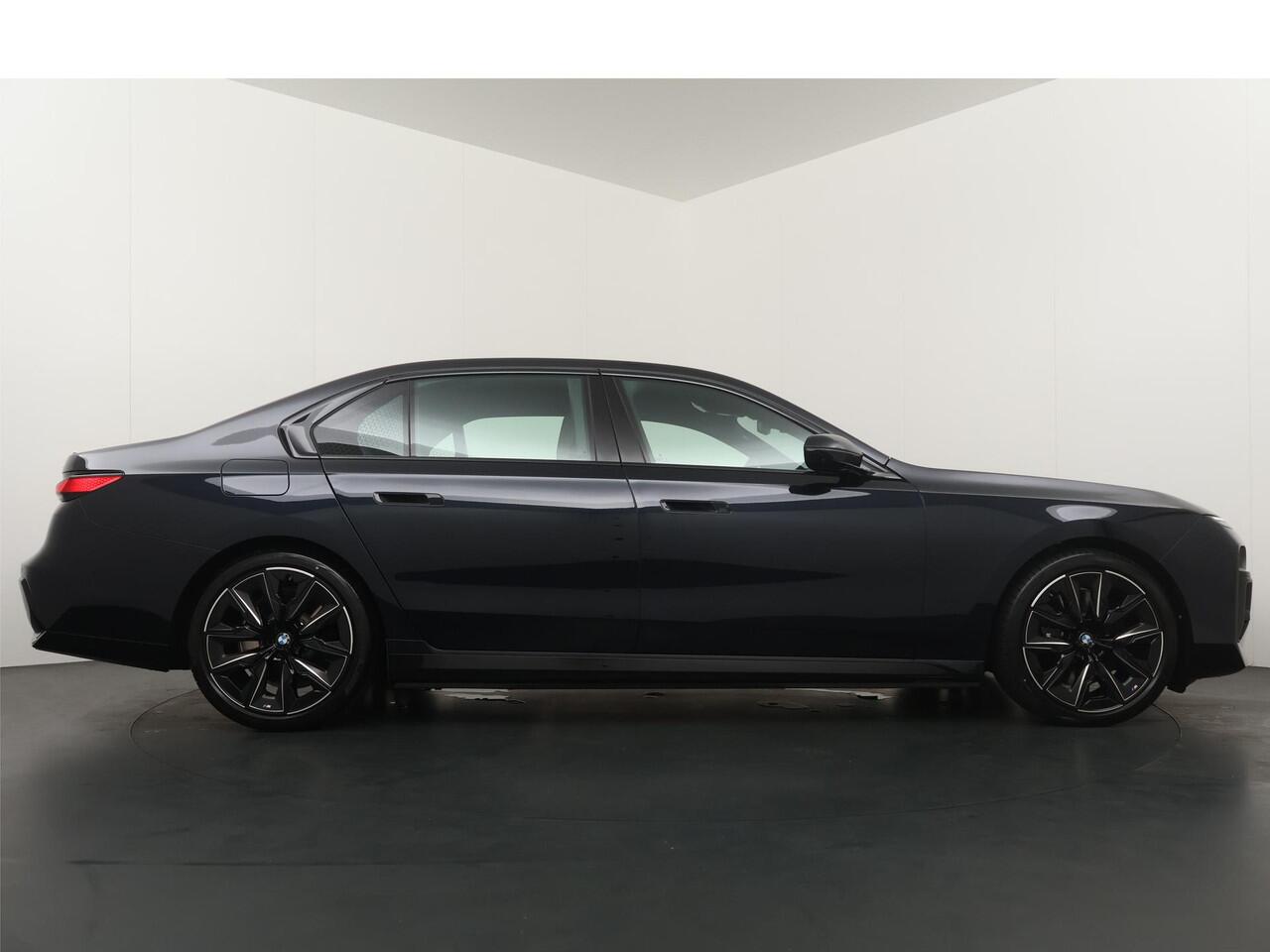 BMW 7-SERIE 750e xDrive | M Sportpakket Pro | BMW Individual Interior | Innovation Pack | Executive Pack | Connosseur Pack