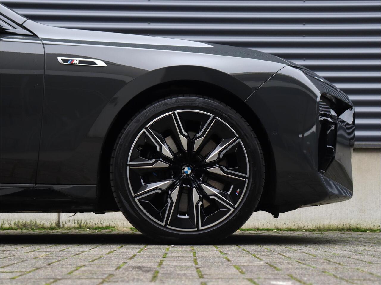 BMW 7-SERIE M760e xDrive | M Sportpakket Pro | Innovation Pack | Executive Drive Pro | Head-Up | Executive Lounge | Massage | Stoelventilatie | Driving Assistant Professional | Bowers & Wilkins | 21'' LMV