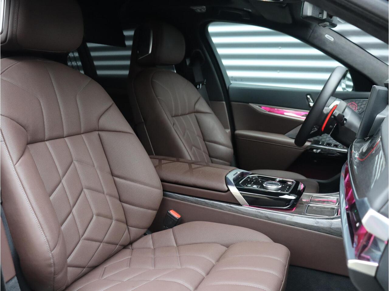 BMW 7-SERIE M760e xDrive | M Sportpakket Pro | Innovation Pack | Executive Drive Pro | Head-Up | Executive Lounge | Massage | Stoelventilatie | Driving Assistant Professional | Bowers & Wilkins | 21'' LMV