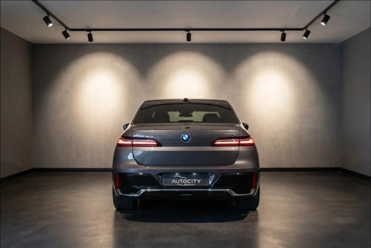 BMW 7-SERIE 750 e xDrive M Sport Excl Lounge l Sky Lounge l Bowers l INDIVID