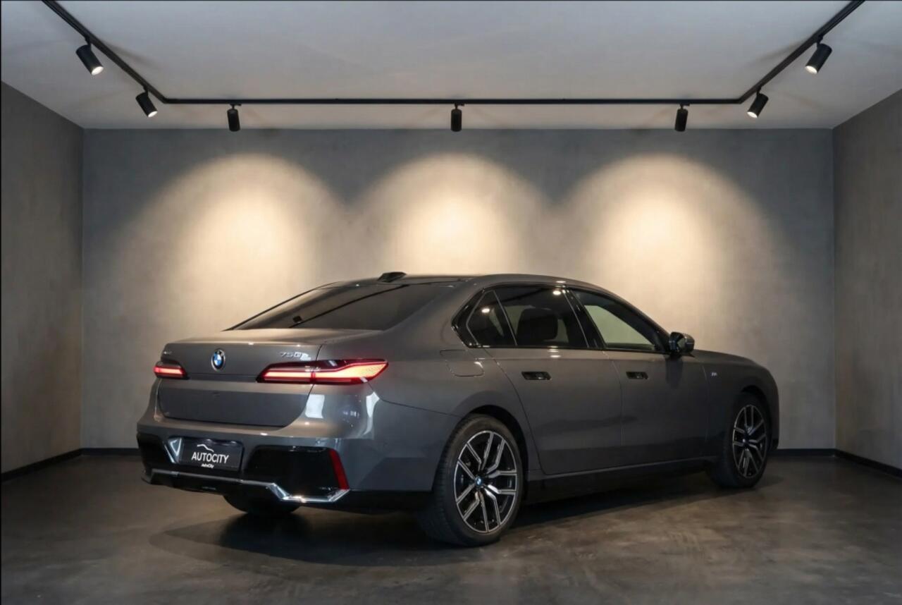 BMW 7-SERIE 750 e xDrive M Sport Excl Lounge l Sky Lounge l Bowers l INDIVID