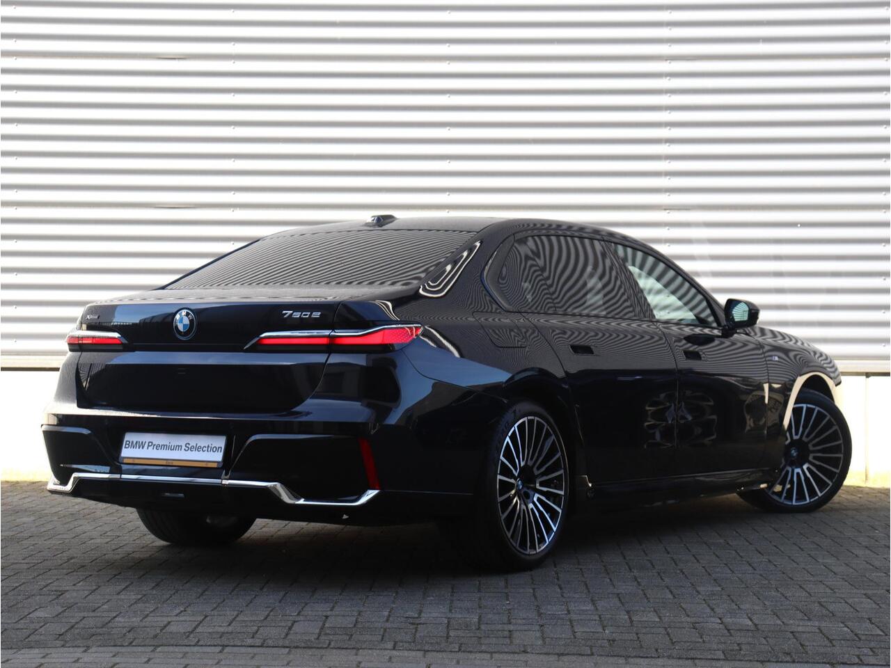 BMW 7-SERIE 750e xDrive | M Sportpakket | Executive Lounge | Head-Up | Panodak Skylounge | Rear Seat Entertainment | Driving Assistant Prof. | Stoelventilatie Voor & Achter | Executive Drive Pro | 21'' LMV