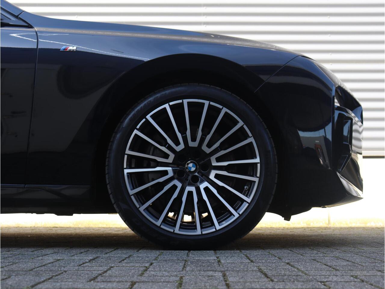 BMW 7-SERIE 750e xDrive | M Sportpakket | Executive Lounge | Head-Up | Panodak Skylounge | Rear Seat Entertainment | Driving Assistant Prof. | Stoelventilatie Voor & Achter | Executive Drive Pro | 21'' LMV