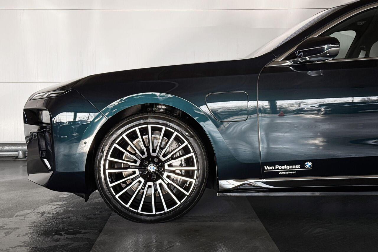 BMW 7-SERIE 750e xDrive | M Sportpakket | BMW Individual Interieur | Innovation Pack | Connoisseur Pack