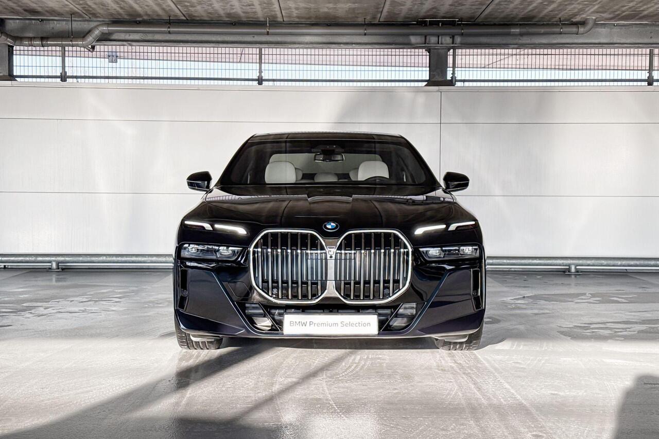 BMW 7-SERIE 750e xDrive | M Sportpakket | BMW Individual Interieur | Innovation Pack | Connoisseur Pack
