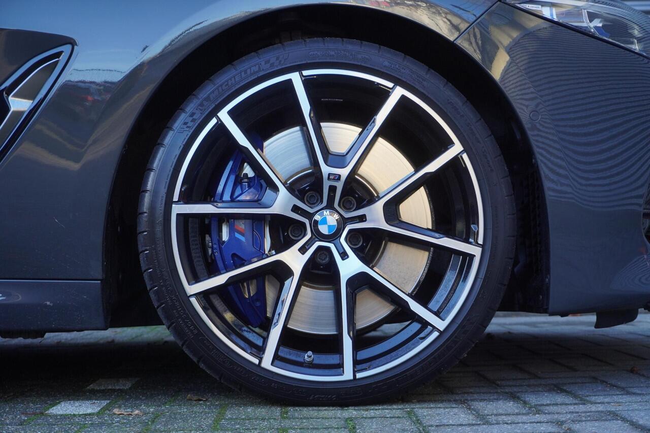 BMW 8-SERIE Coupé M850i xDrive High Executive | Audio Media Pack | BMW Personal CoPilot Pack | Adaptief M Onderstel Professional | Carbon fibre dak | Driving Assistant Professional