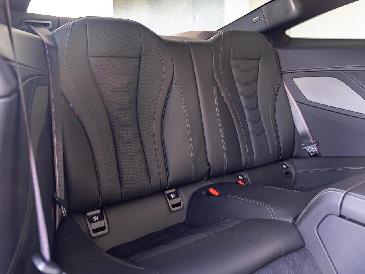 BMW 8-SERIE Coupé M850i xDrive | Innovationspakket | Harman Kardon | Comfort Access | Soft-Close | Stoelventilatie | Laserlight | 20''