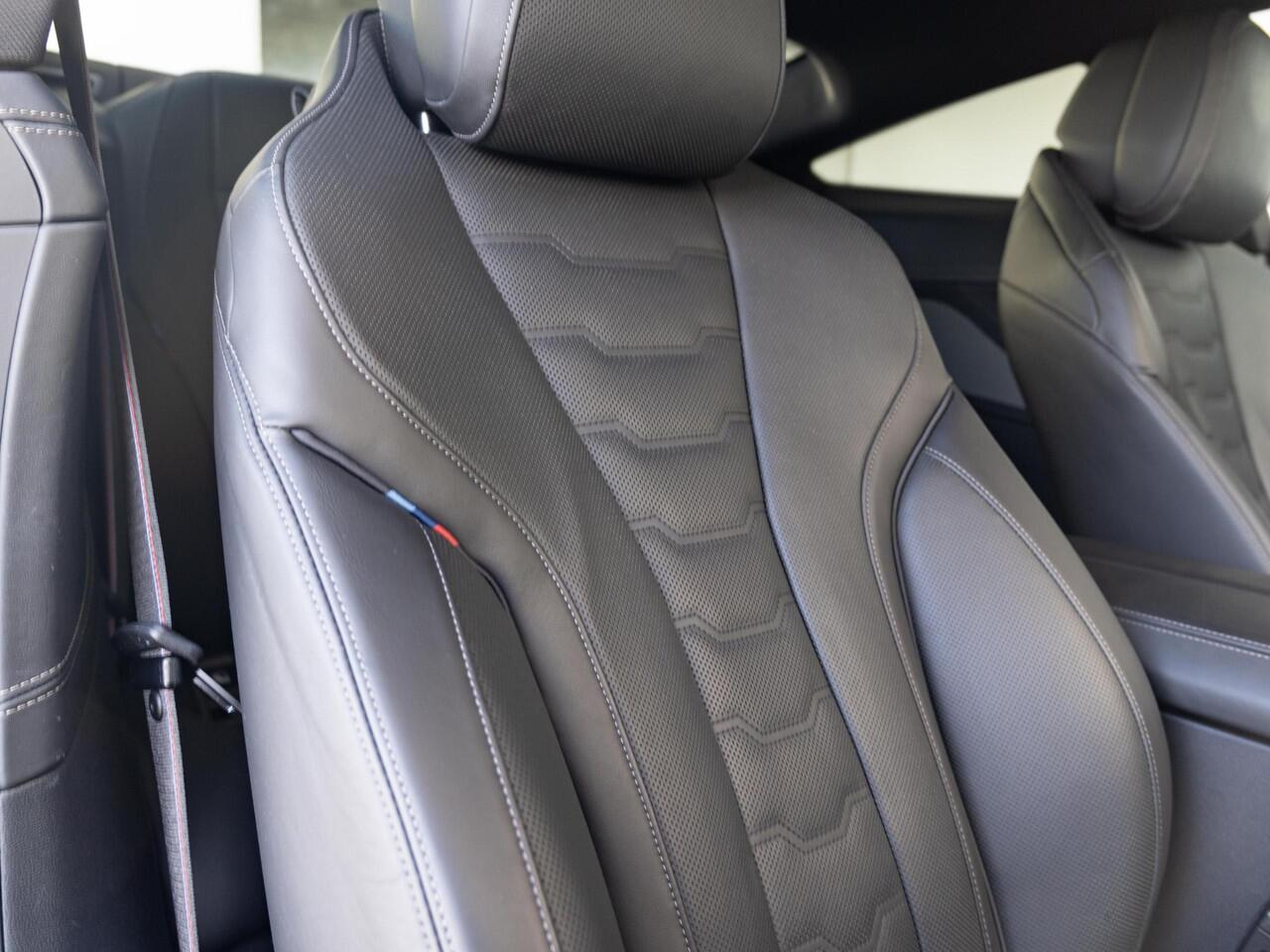 BMW 8-SERIE Coupé M850i xDrive | Innovationspakket | Harman Kardon | Comfort Access | Soft-Close | Stoelventilatie | Laserlight | 20''